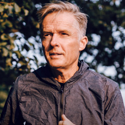 Yves allez y trahissez votre âge