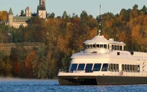 Croisière spectacle «CROONER» à Magog, à bord du Grand Cru