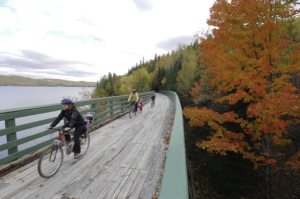 Randonnée à vélo dans le petit Témis