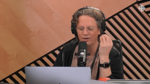 Pierre-Yves McSween au micro de Radio-Canada